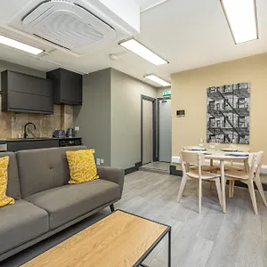 https://apt-charming-1br-flats-in-the-heart-of-city-of.cambridgehotelsuk.com