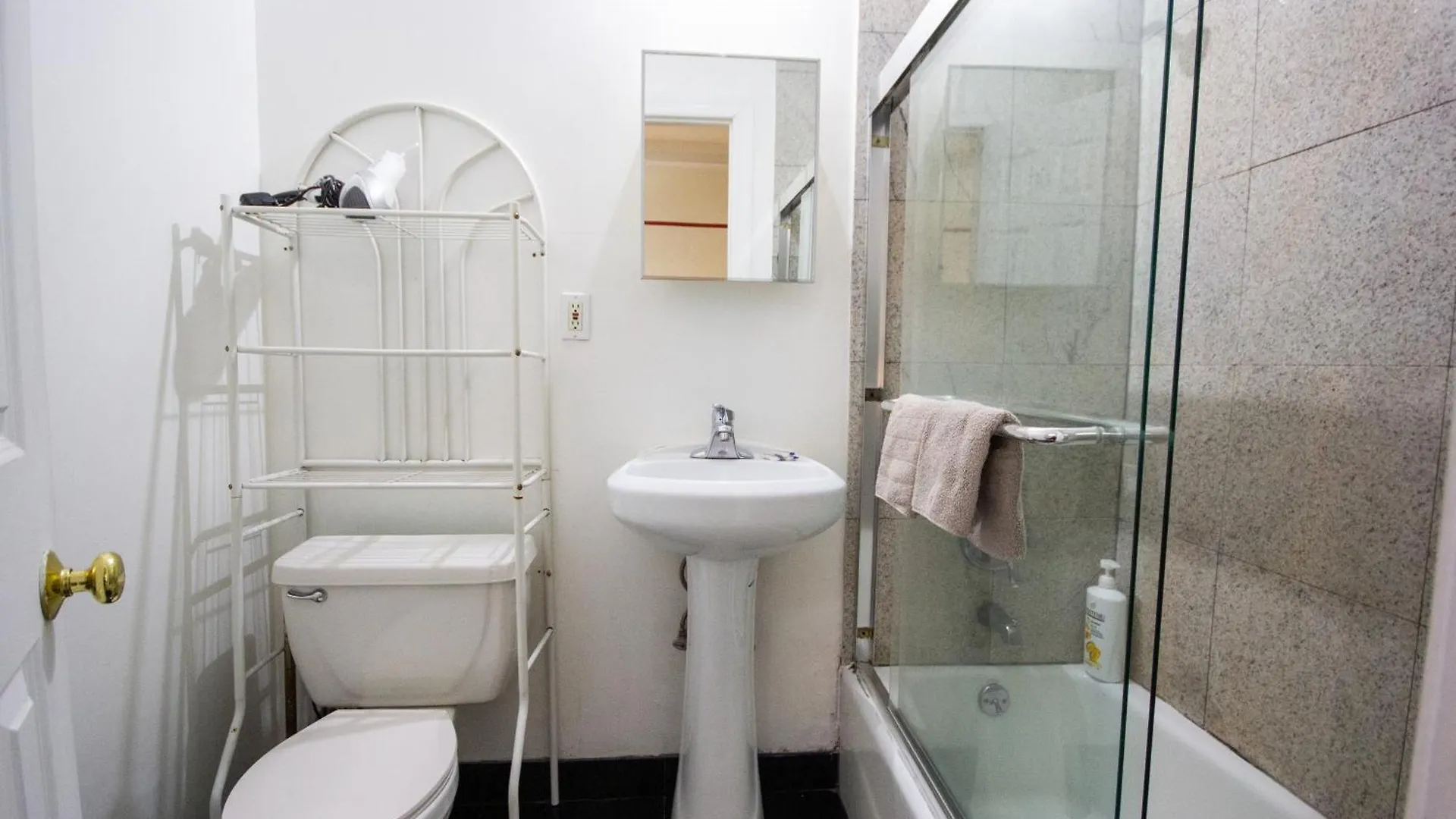 Studio Plus, Next To The Korea-Town New York USA